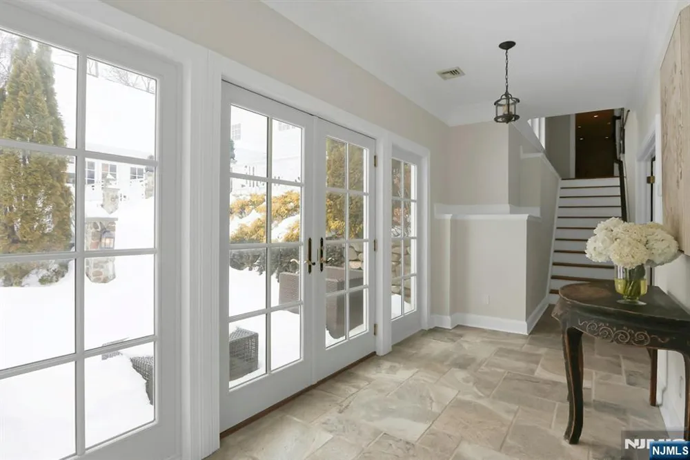 7 Charlden Drive Saddle River, NJ 07458
