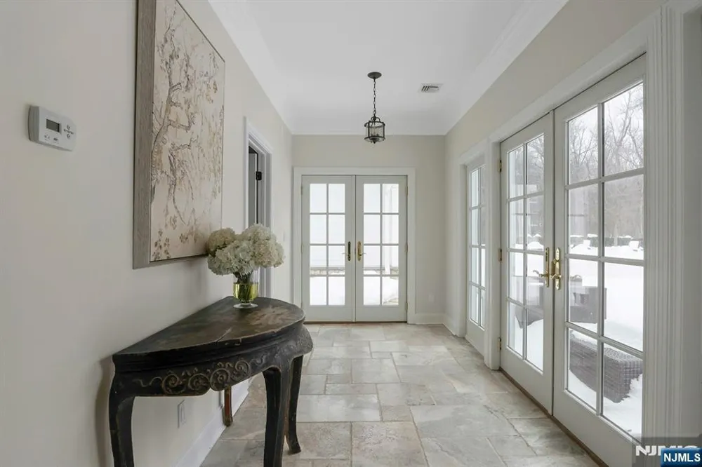 7 Charlden Drive Saddle River, NJ 07458