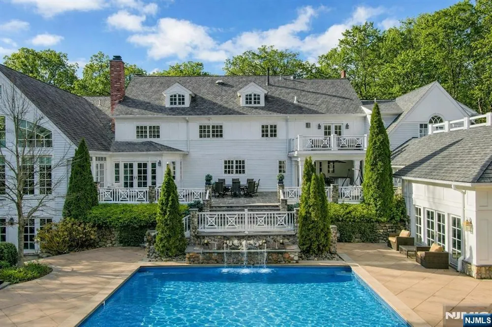 7 Charlden Drive Saddle River, NJ 07458
