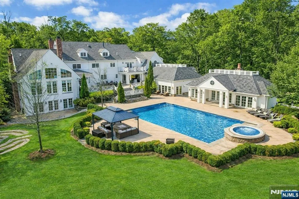 7 Charlden Drive Saddle River, NJ 07458