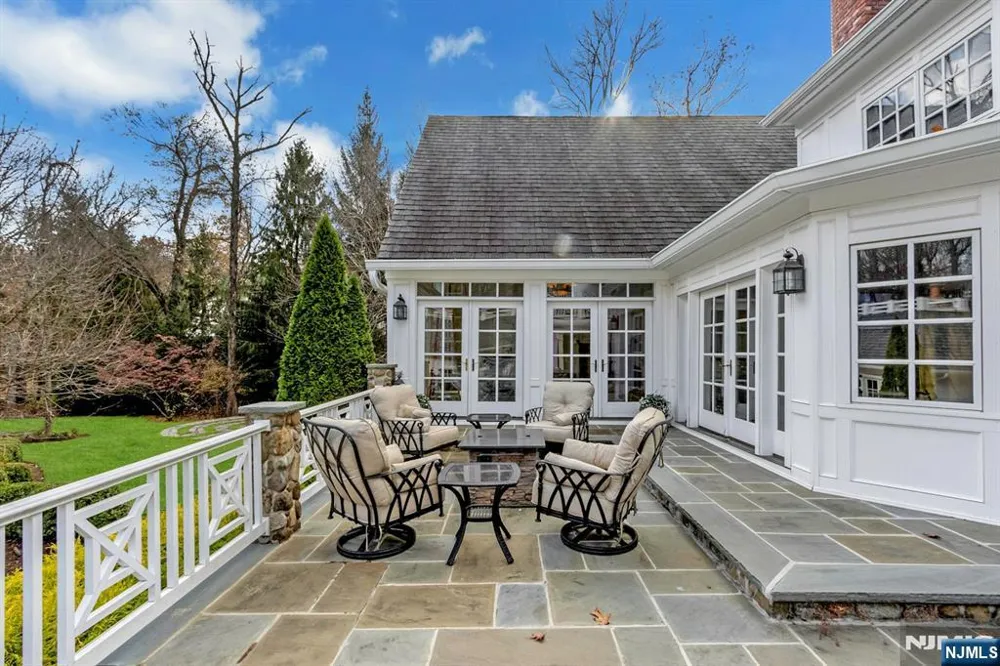 7 Charlden Drive Saddle River, NJ 07458