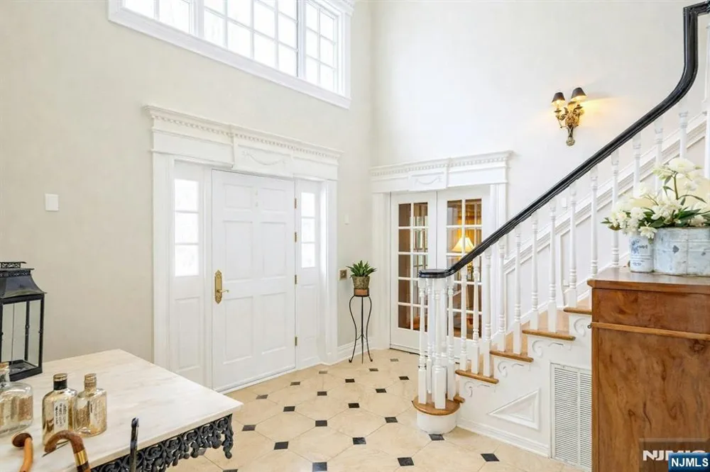 7 Charlden Drive Saddle River, NJ 07458