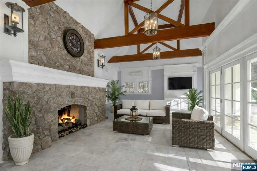 7 Charlden Drive Saddle River, NJ 07458