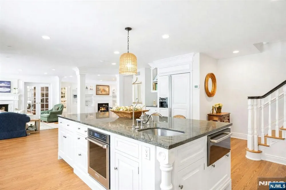 7 Charlden Drive Saddle River, NJ 07458