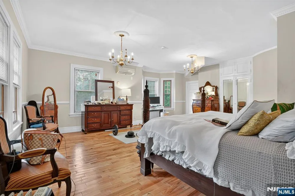 285 Maple Street Englewood, NJ 07631