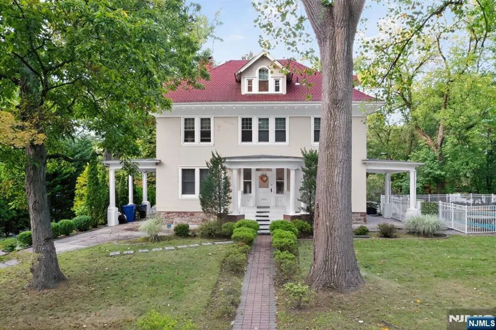 285 Maple Street Englewood, NJ 07631