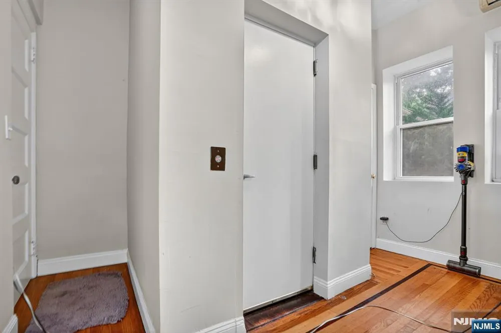 285 Maple Street Englewood, NJ 07631
