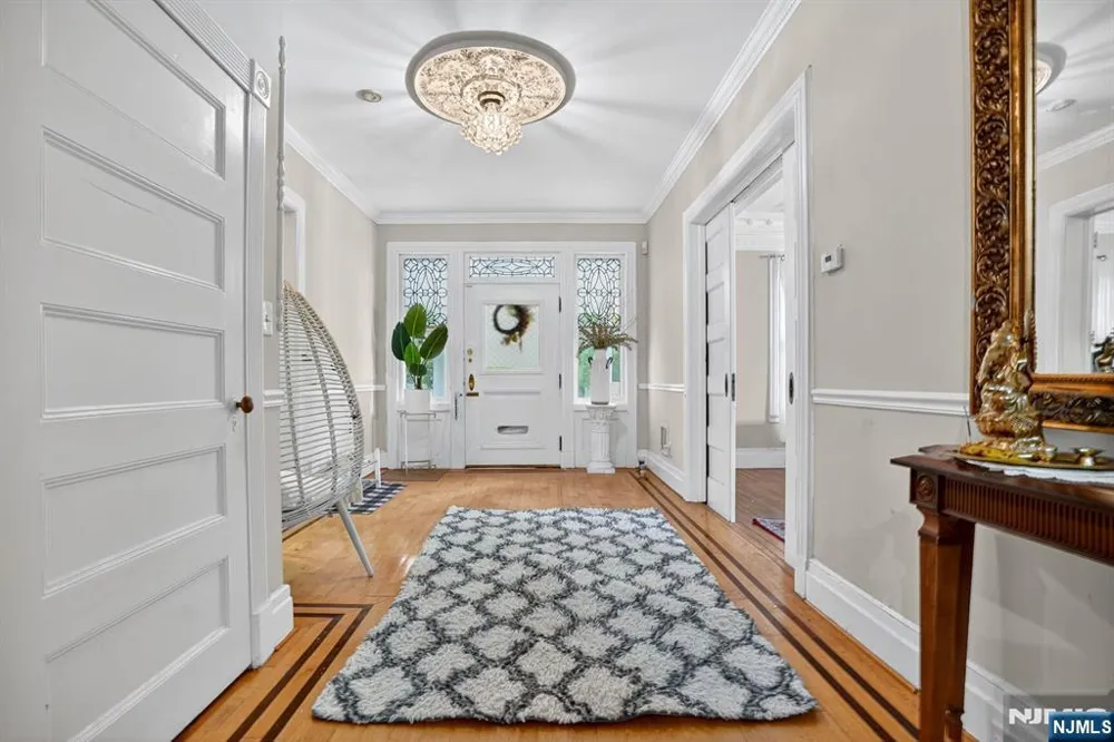 285 Maple Street Englewood, NJ 07631