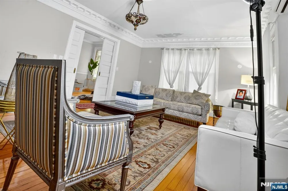 285 Maple Street Englewood, NJ 07631