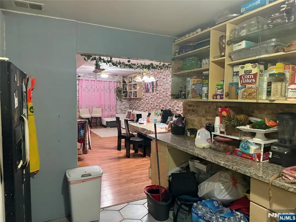 39.5 Sunset Avenue Newark, NJ 07106