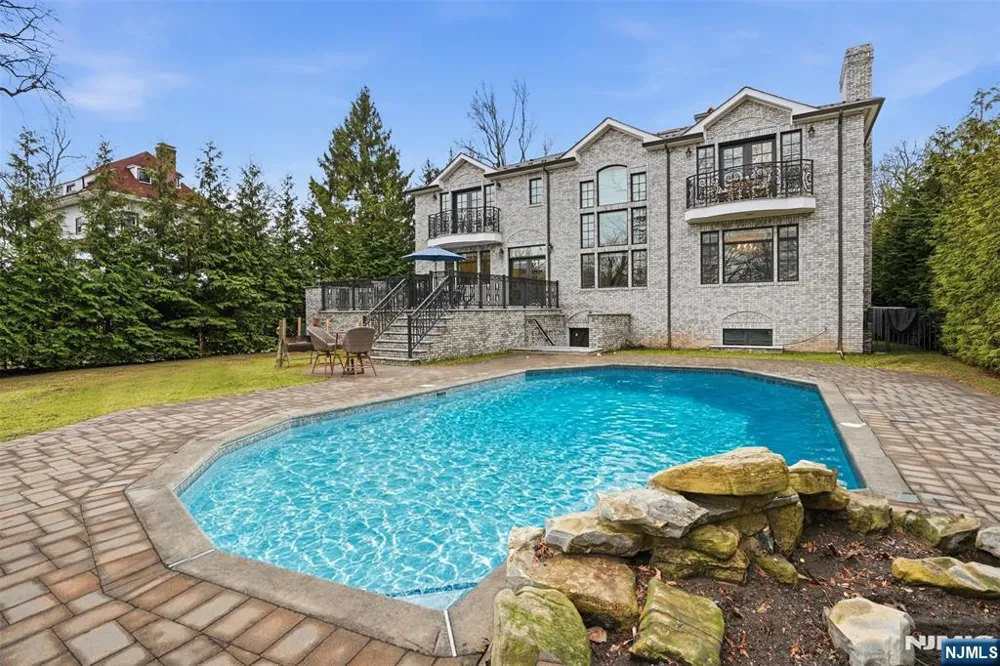 405 Liberty Road Englewood, NJ 07631