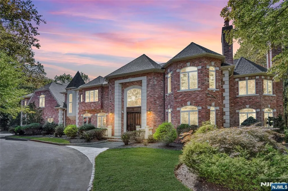 14 Werimus Brook Road Saddle River, NJ 07458