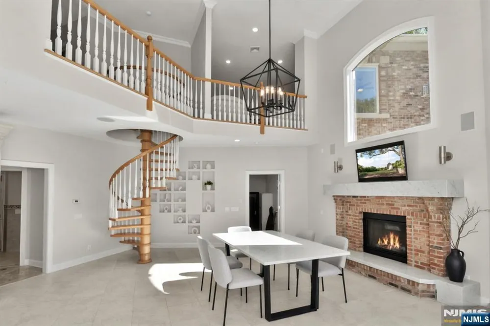 14 Werimus Brook Road Saddle River, NJ 07458