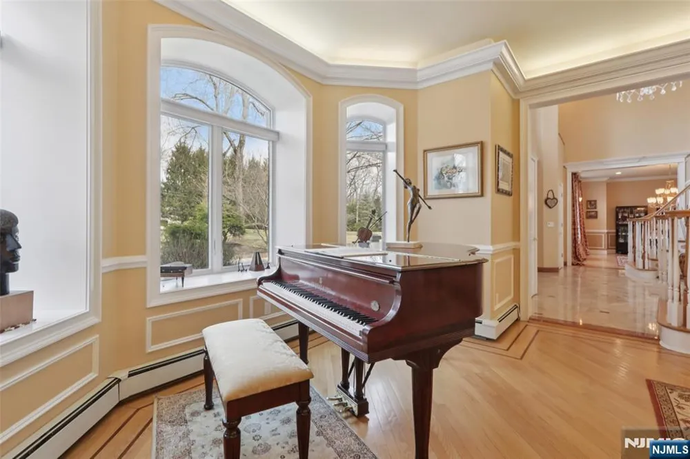 14 Werimus Brook Road Saddle River, NJ 07458