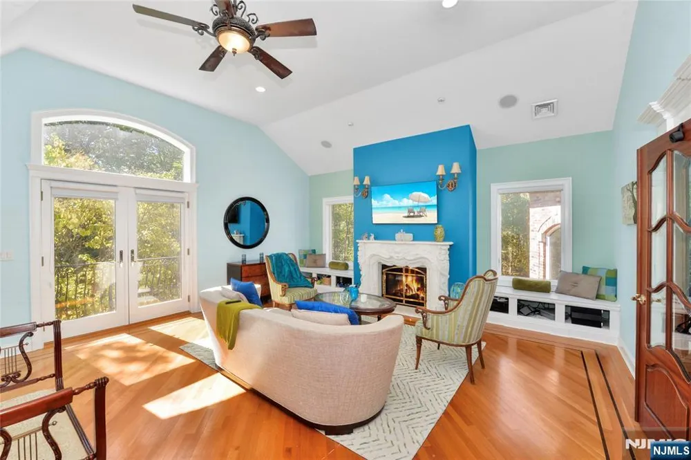 14 Werimus Brook Road Saddle River, NJ 07458