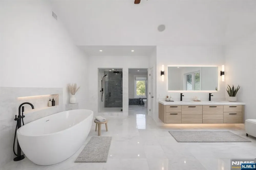 14 Werimus Brook Road Saddle River, NJ 07458