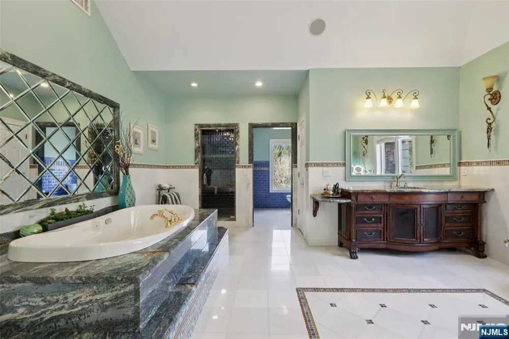 14 Werimus Brook Road Saddle River, NJ 07458