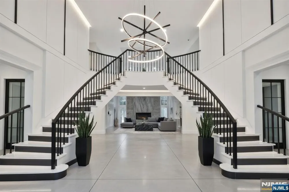 14 Werimus Brook Road Saddle River, NJ 07458