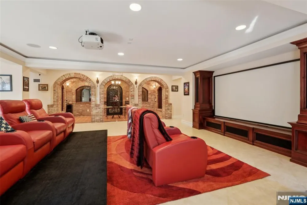 14 Werimus Brook Road Saddle River, NJ 07458
