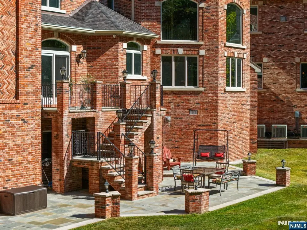 14 Werimus Brook Road Saddle River, NJ 07458