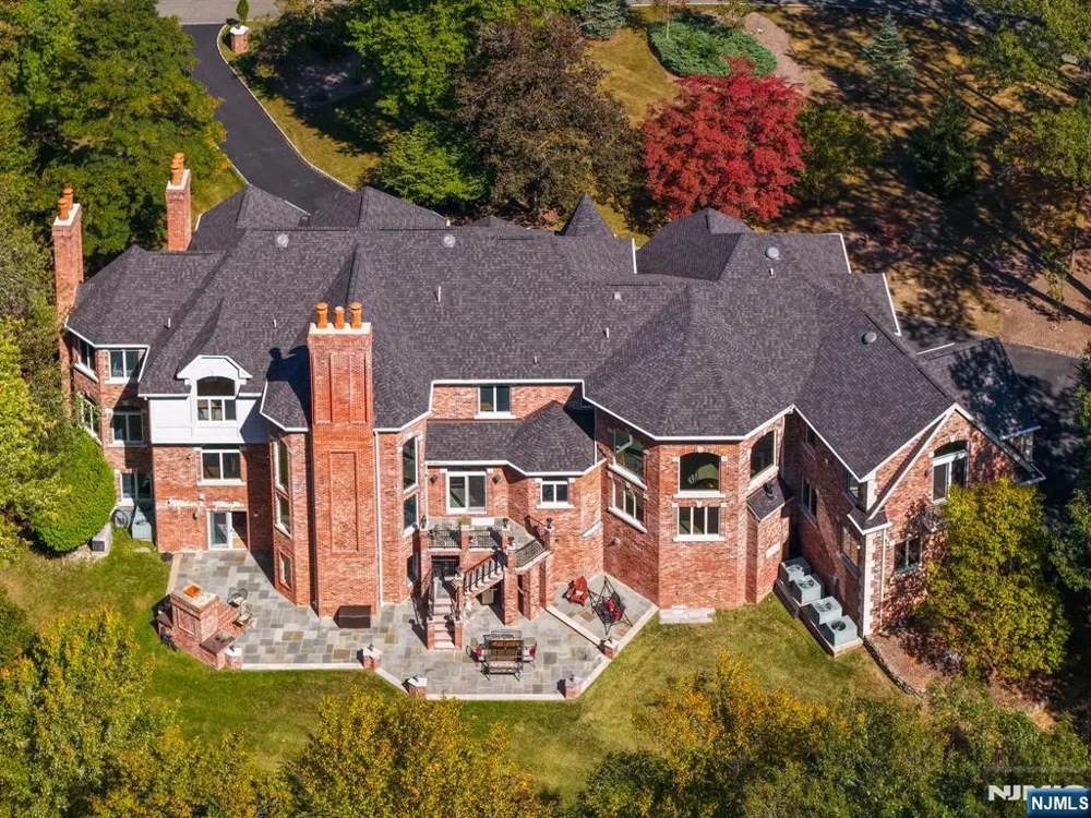 14 Werimus Brook Road Saddle River, NJ 07458
