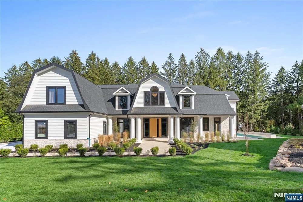 48 Pleasant Avenue Upper Saddle River, NJ 07458