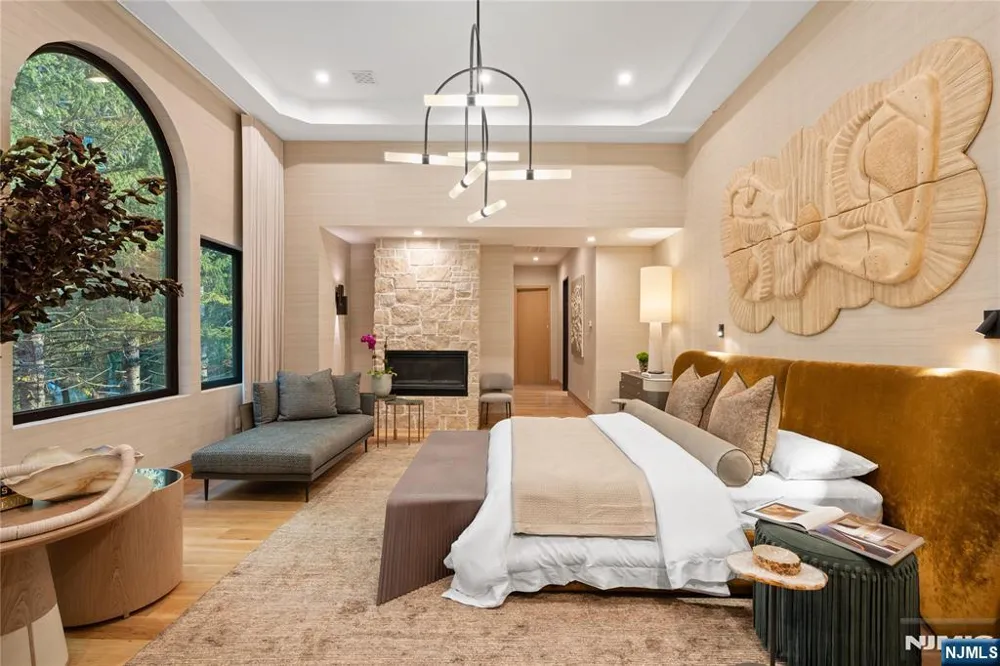 48 Pleasant Avenue Upper Saddle River, NJ 07458