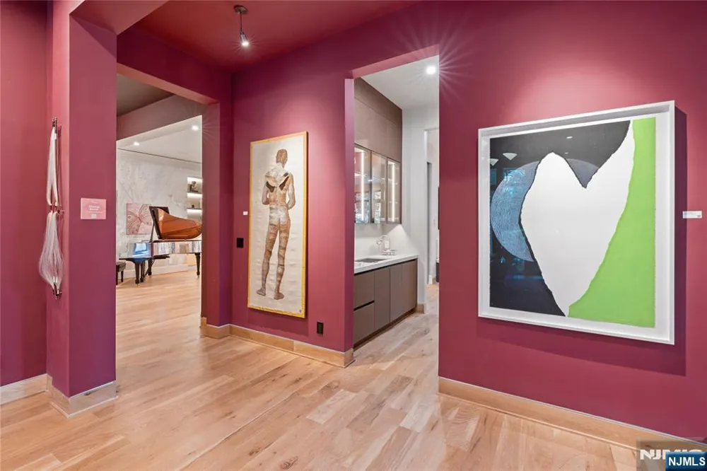 48 Pleasant Avenue Upper Saddle River, NJ 07458