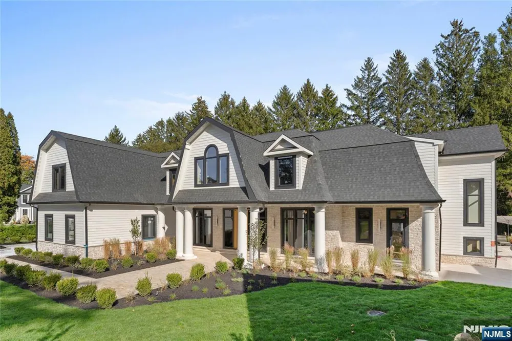 48 Pleasant Avenue Upper Saddle River, NJ 07458