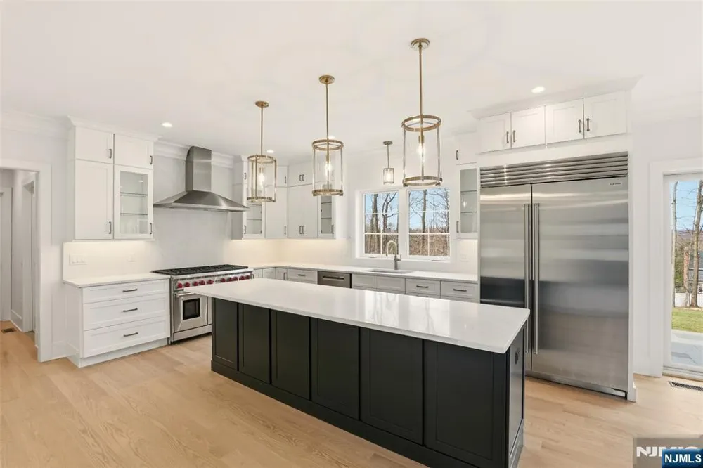 26 Huff Terrace Montvale, NJ 07645