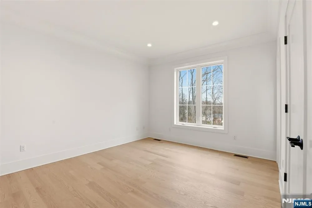26 Huff Terrace Montvale, NJ 07645