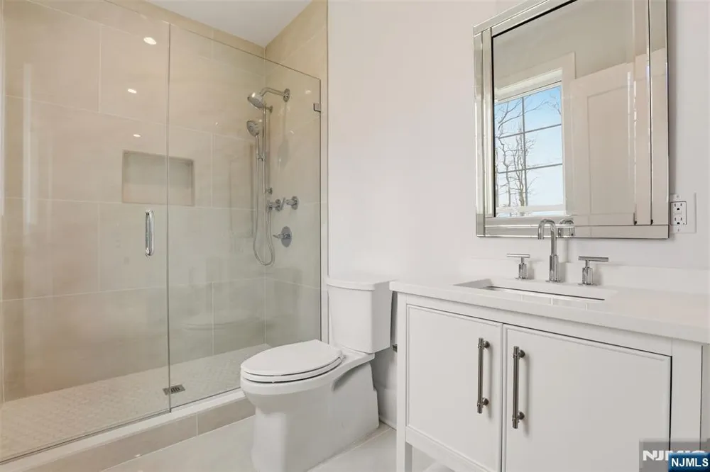 26 Huff Terrace Montvale, NJ 07645