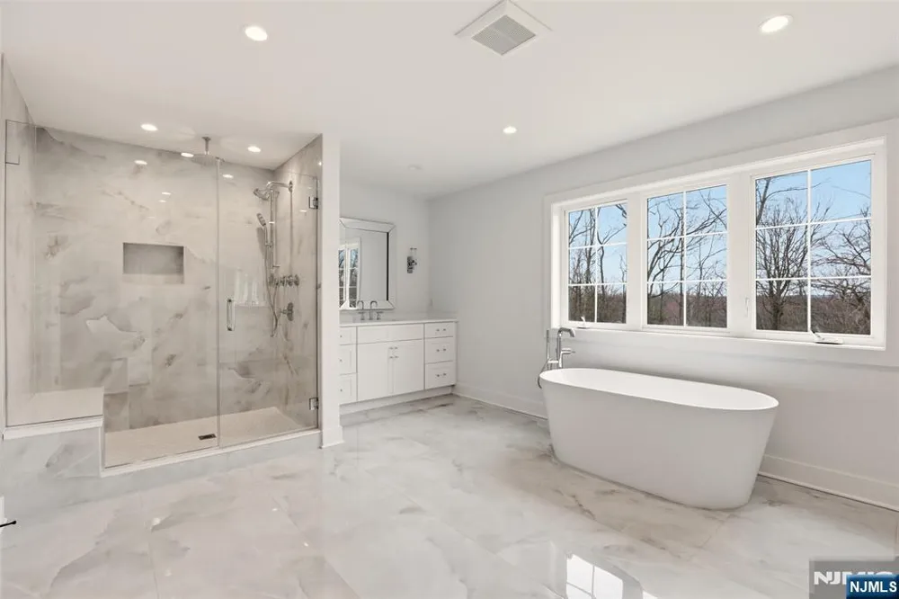 26 Huff Terrace Montvale, NJ 07645