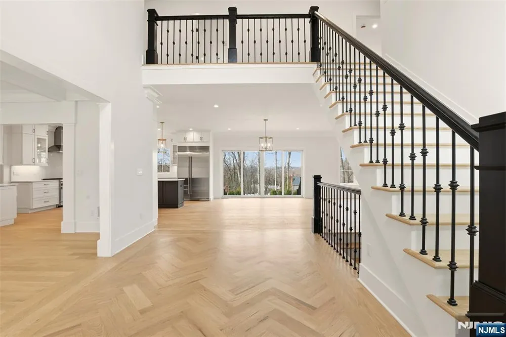 26 Huff Terrace Montvale, NJ 07645