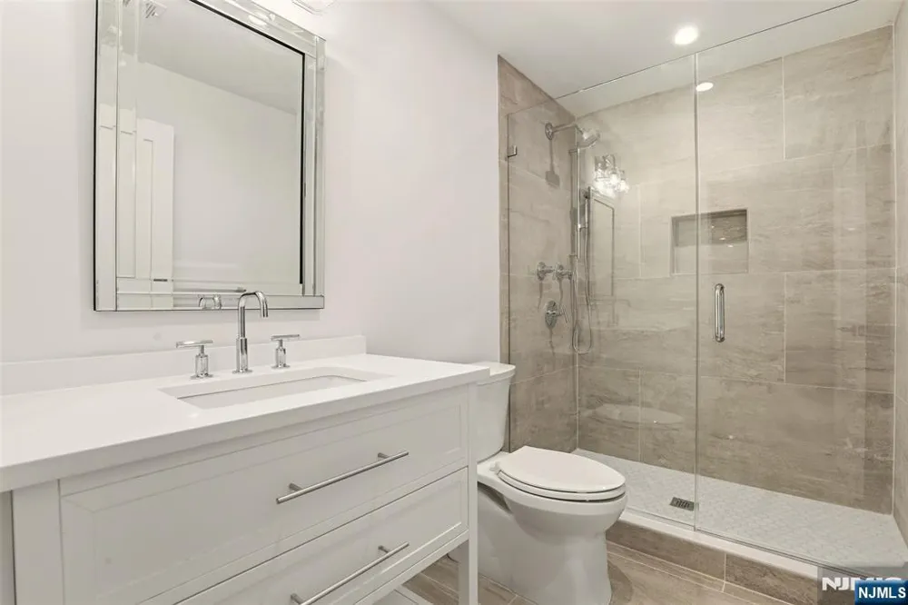 26 Huff Terrace Montvale, NJ 07645