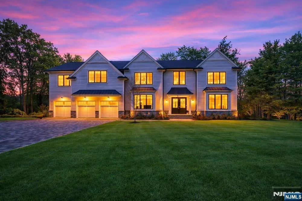 26 Huff Terrace Montvale, NJ 07645