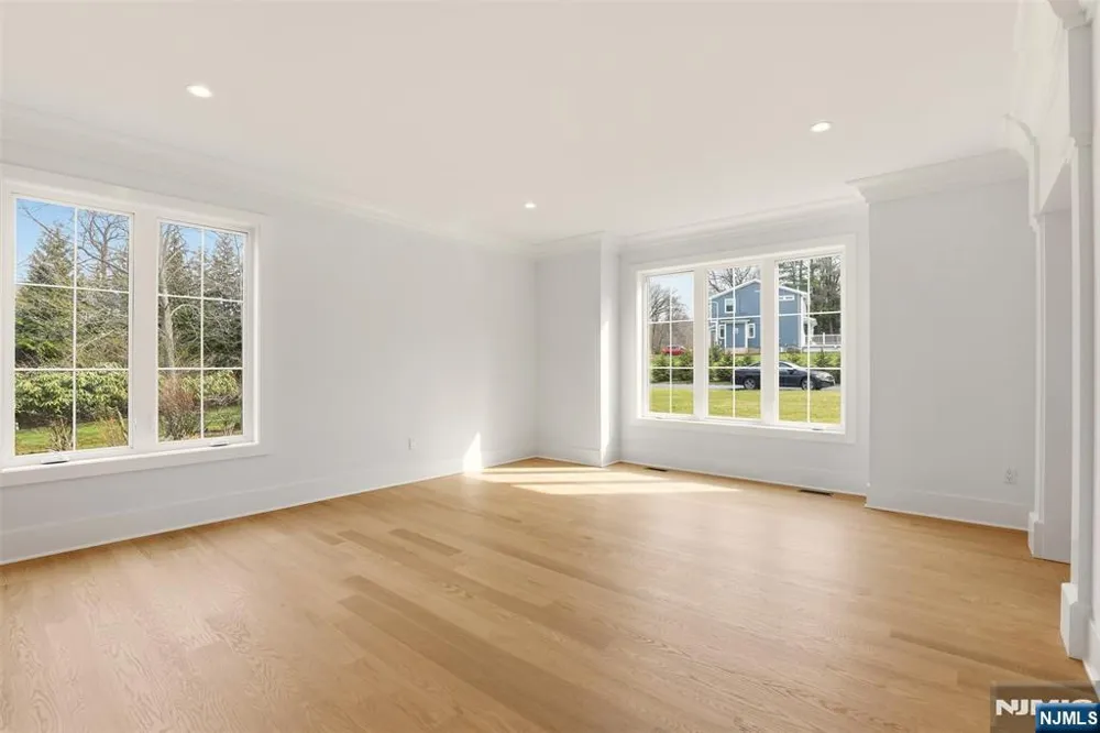 26 Huff Terrace Montvale, NJ 07645