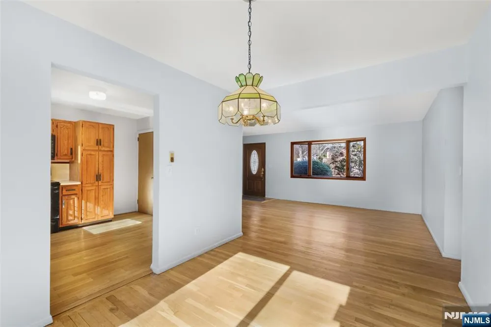 18 Kendall Drive Ringwood, NJ 07456