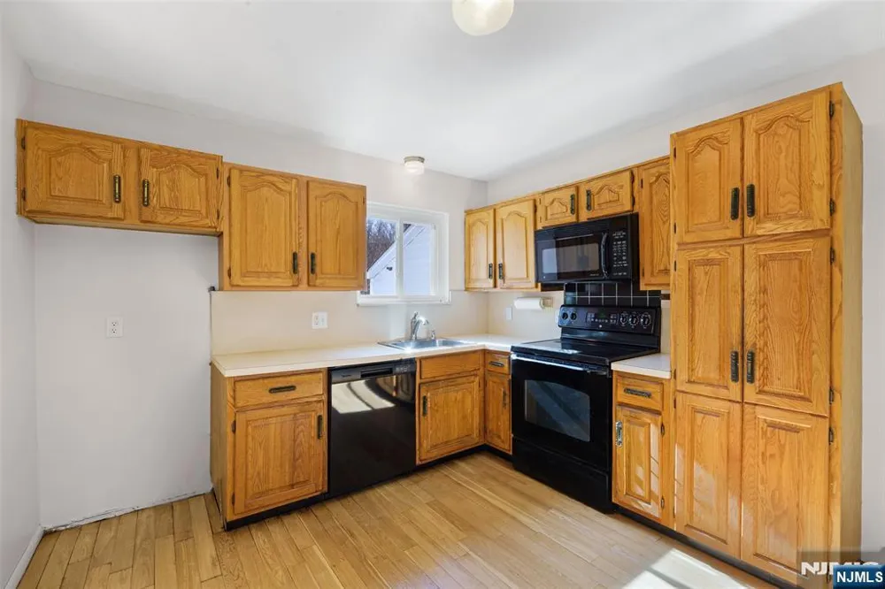 18 Kendall Drive Ringwood, NJ 07456
