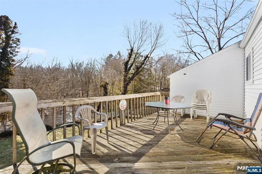 18 Kendall Drive Ringwood, NJ 07456