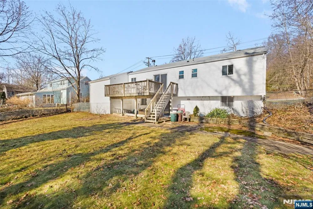 18 Kendall Drive Ringwood, NJ 07456