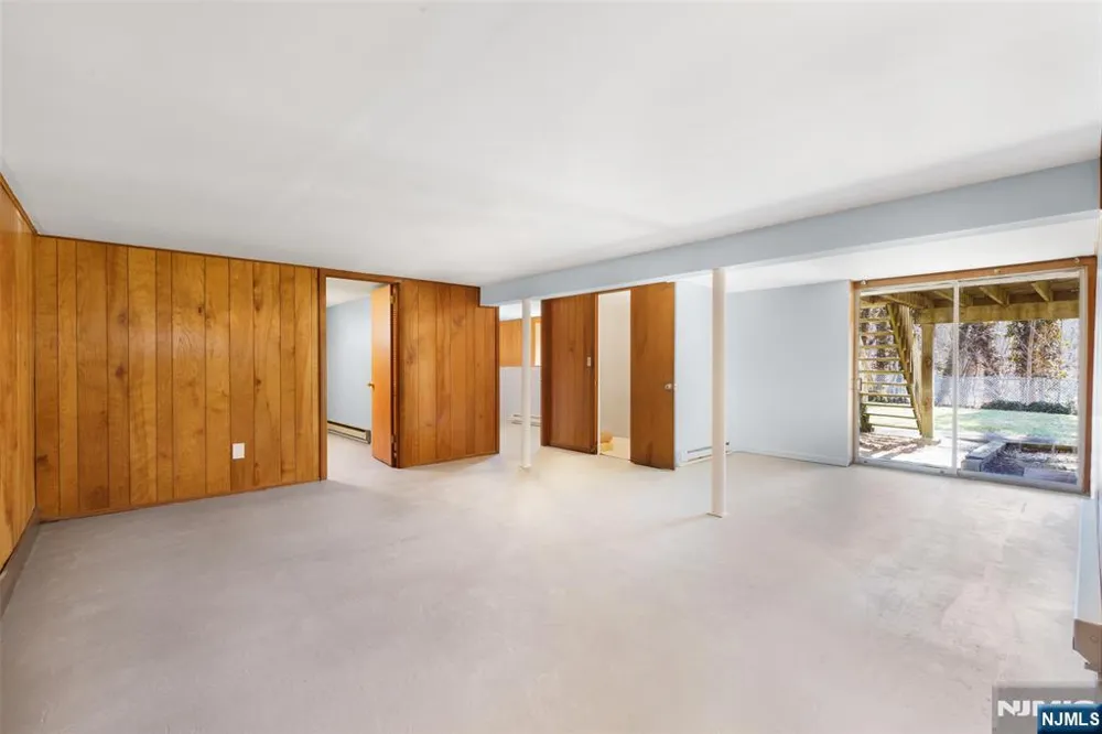 18 Kendall Drive Ringwood, NJ 07456