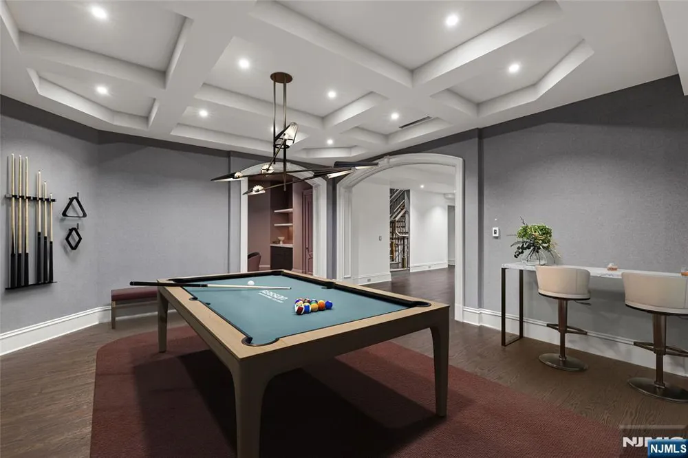 10 Frick Drive Alpine, NJ 07620