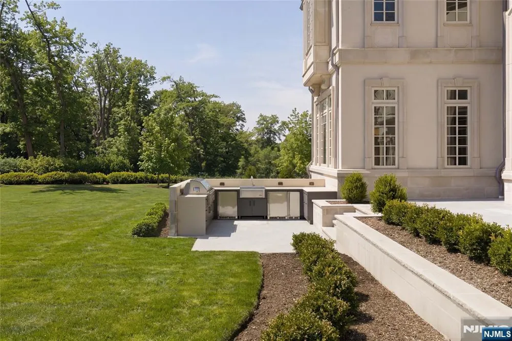 10 Frick Drive Alpine, NJ 07620