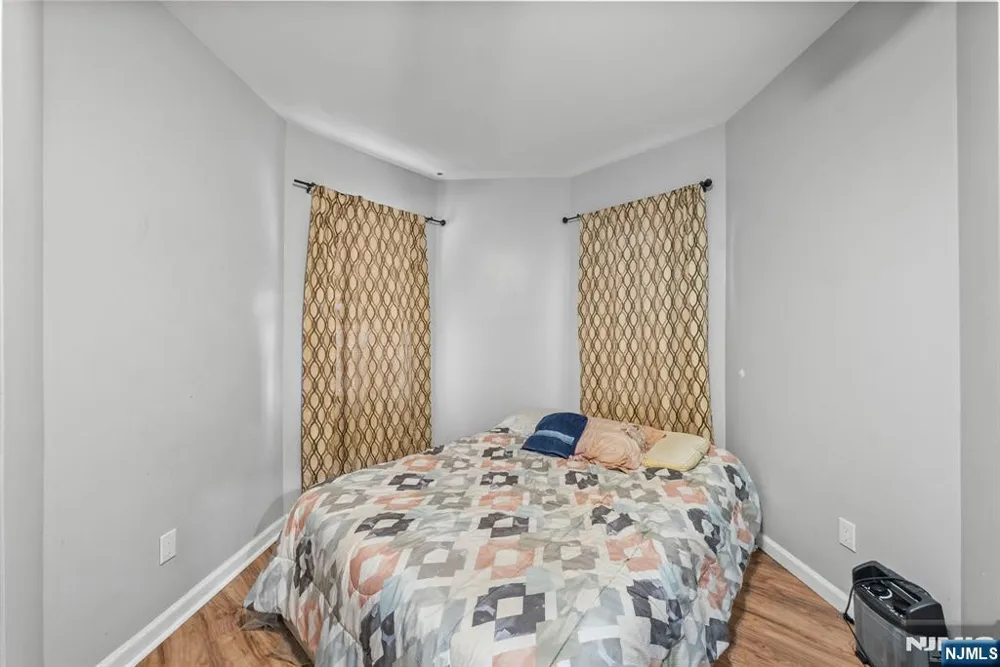 38-40 Nairn Place Newark, NJ 07108