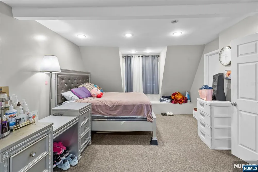 38-40 Nairn Place Newark, NJ 07108
