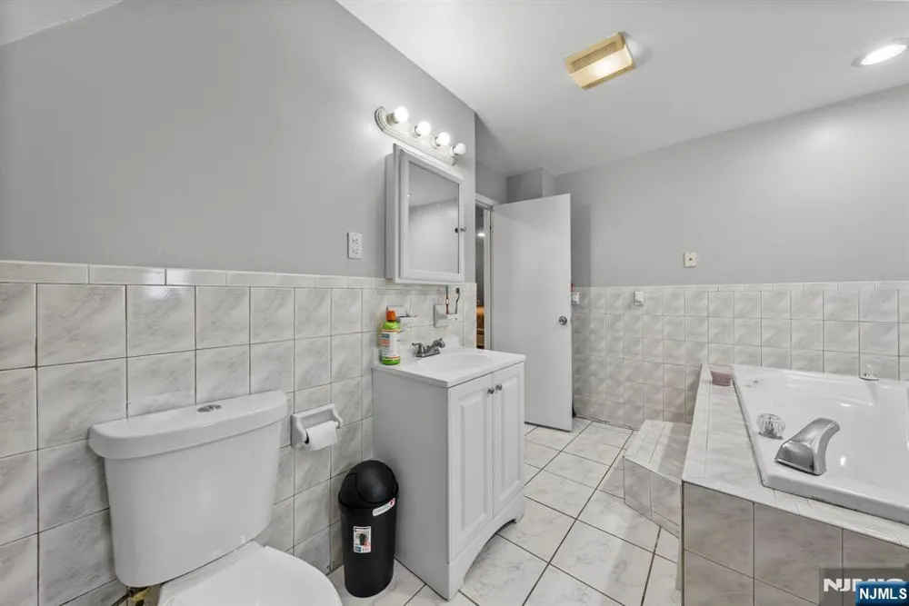 38-40 Nairn Place Newark, NJ 07108