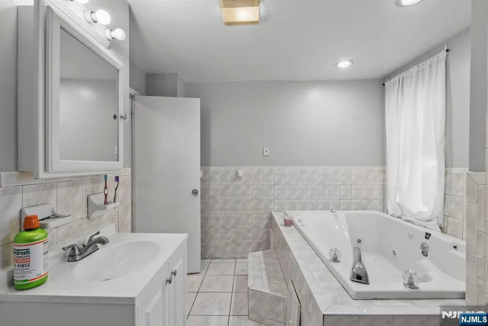 38-40 Nairn Place Newark, NJ 07108