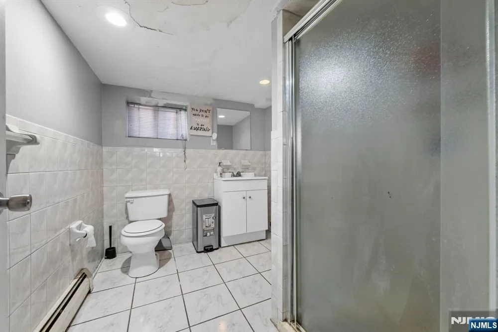 38-40 Nairn Place Newark, NJ 07108