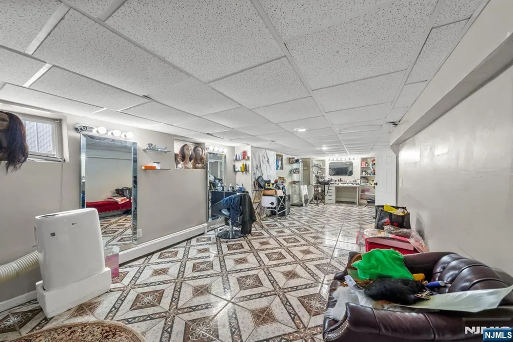 38-40 Nairn Place Newark, NJ 07108
